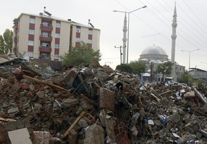 Число жертв землетрясения в Турции превысило 470 человек