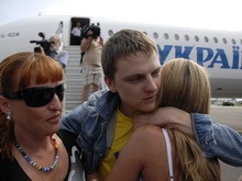 Фотогалерея: Жертвы пиратов вернулись в Киев