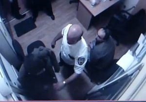 Момент перед убийством: в Сеть попало видео из комнаты охранников Каравана
