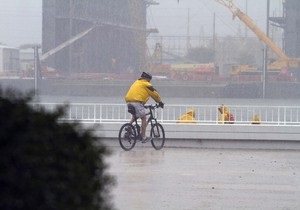 В Мексиканском заливе из-за шторма эвакуировали более 230 нефтеплатформ