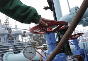 Украина готова помочь России в обеспечении Европы газом - Азаров