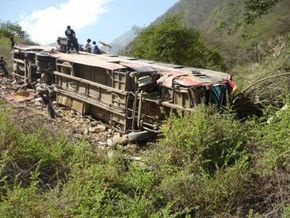 В Перу автобус упал с обрыва. Погибли 33 человека