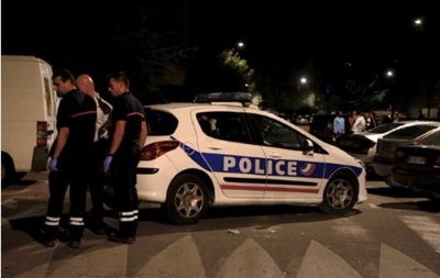 Во Франции неизвестные расстреляли людей около мечети
