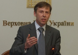 Соболев считает, что увольнения заместителей Левочкина связаны с низким рейтингом Януковича