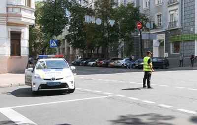 Центр Києва посилено охороняють