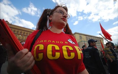 В Угорщині росіян не пустили на стадіон в одязі з радянською символікою