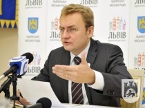Львовского городского главу Садового пригласили на теледебаты
