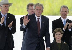Бывшие президенты США почтили память жертв терактов 11 сентября