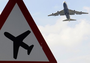 Самолеты, летящие в Киев, вынуждены приземляться в Симферополе