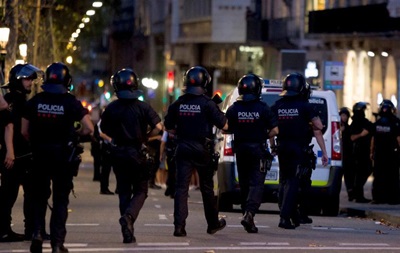 DW: Що відомо про теракт в Барселоні