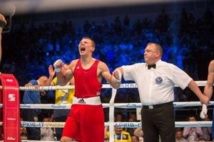 Украинец Хижняк вышел в полуфинал чемпионата мира по боксу