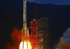 Китай запустил на Луну второй исследовательский аппарат