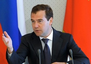 Медведев: Это там, у них,  в Украине , а у нас говорят  на Украине 