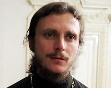 Священник РПЦ: Pussy Riot должны выйти на свободу