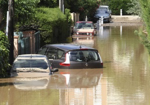 Число жертв наводнения на юге Франции достигло 19 человек