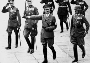 DW: Гитлер и Сталин под лупой истории