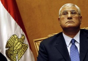 Египет - Новый президент Египта распустил верхнюю палату парламента