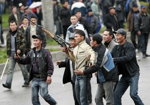 Киргизские оппозиционеры заявили, что вся полнота власти находится в их руках