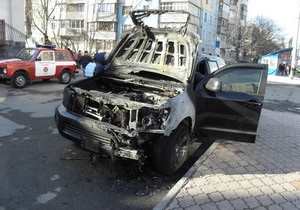 В Киеве в результате взрыва газа повреждены три автомобиля