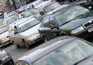 В Киеве на стоянке обнаружили заминированный автомобиль