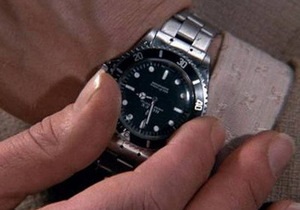 На аукцион выставят часы Джеймса Бонда со встроенной пилой