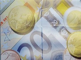 Курс валют. Официальный евро держится около 10,25  - доллар - евро