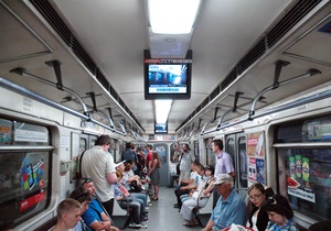 Киевляне голосуют в соцсетях за продление работы метро - СМИ