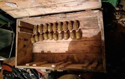 На Харківщині у 89-річного чоловіка знайшли великий арсенал