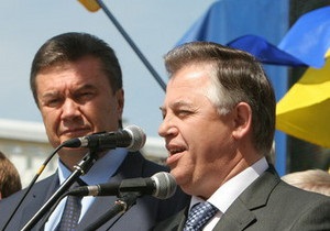 Янукович поздравил Симоненко с 60-летием