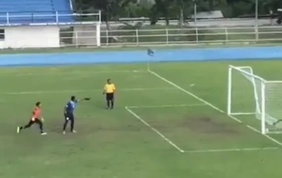 Тайський воротар пропустив курйозний гол із пенальті