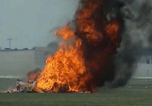 На авиашоу в США разбился легкомоторный самолет, двое погибших