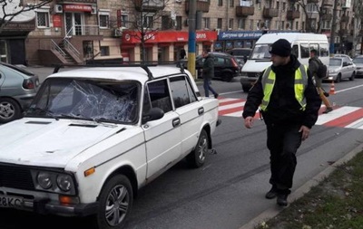 В центре Запорожья ВАЗ сбил двух детей