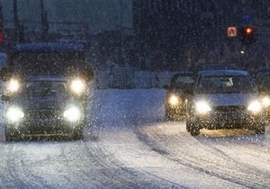 Киевавтодор просит водителей воздержаться от поездок по городу в связи с уборкой улиц от снега
