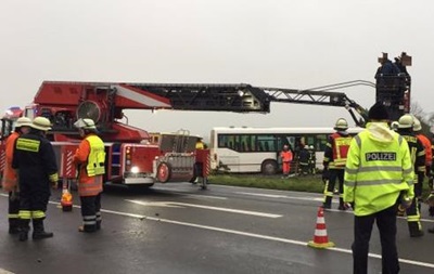 У Німеччині в ДТП потрапив шкільний автобус: 28 постраждалих