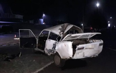 В Винницкой области машина врезалась в столб, погиб военный