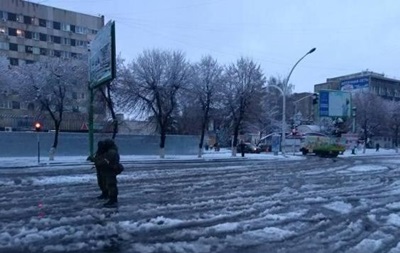 СМИ: Центр Луганска оцеплен, люди бегут 