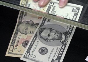 Курс доллара вновь снизился на межбанке