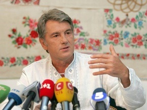 Сегодня Ющенко открывает замок в Батурине, а Тимошенко презентует казацкое знамя