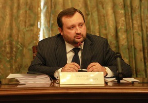 СМИ: Арбузов собрал тайное совещание, на котором сообщил банкирам дальнейшую судьбу гривны