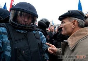 Милиция: Двое мужчин на Майдане задержаны за нецензурную брань