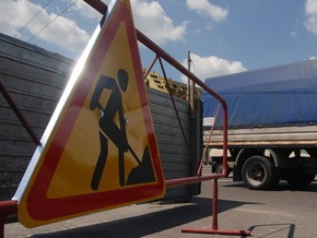 В Киеве на улице Набережно-Крещатицкой изменили схему движения