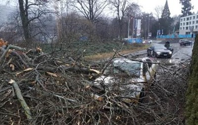 З явилися перші жертви шторму Елеонора в Європі