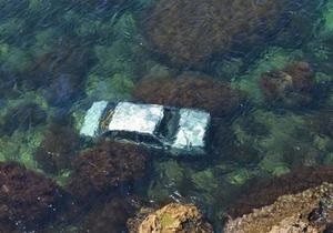 СМИ узнали подробности спасения женщины, сорвавшейся на автомобиле с обрыва в Черное море