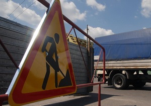 В Киеве на Набережном шоссе в следующем году реконструируют транспортную развязку