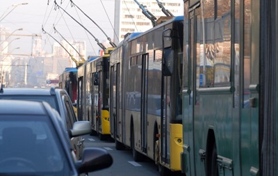 У Києві автобуси і тролейбуси змінять маршрути через ярмарки
