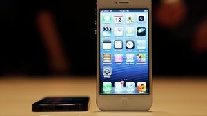 Российские эксперты оценили iPhone 5: Apple не хватает инновационности