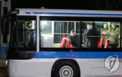 Кім Чен Ин покатався по нічному Пхеньяну на тролейбусі