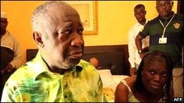 Экс-президента Кот-д Ивуара везут в Гаагу на суд