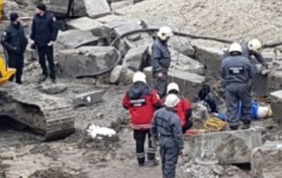 У Києві під обвалом на будівництві загинув чоловік