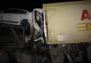 В России из-за столкновения двух грузовиков погибли украинец и молдаванин